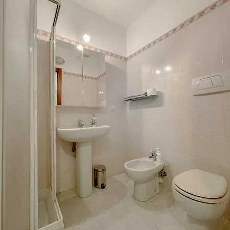Richi Rent 02 Apartment *